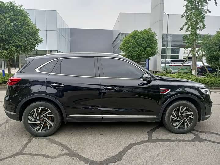 Фото 15 - Hongqi HS5