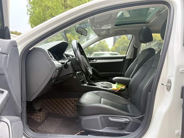 Фото 13 - Volkswagen Lamando L