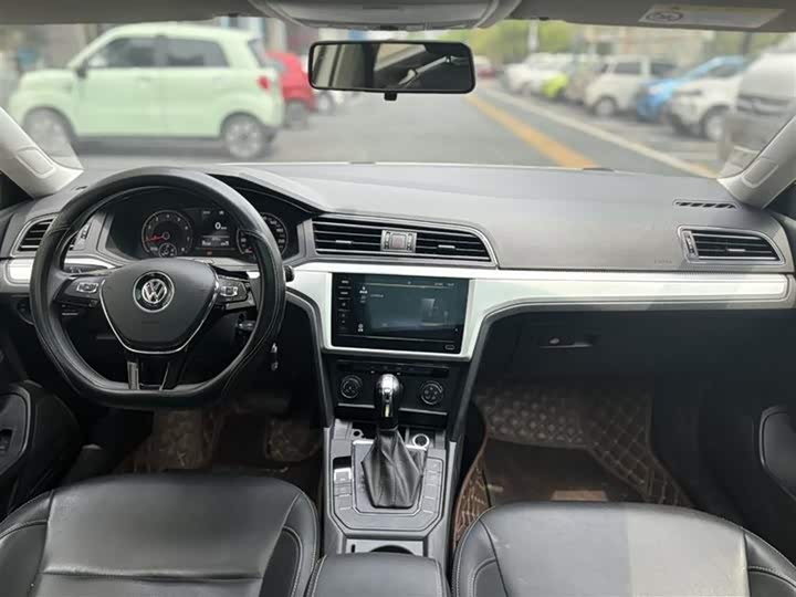 Фото 9 - Volkswagen Lamando L