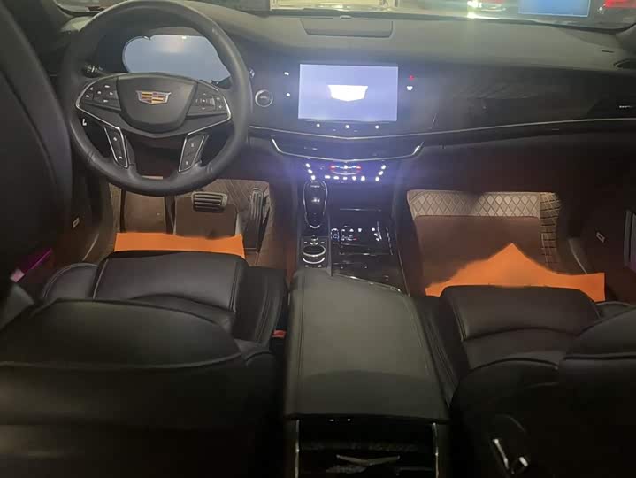 Фото 10 - Cadillac CT6