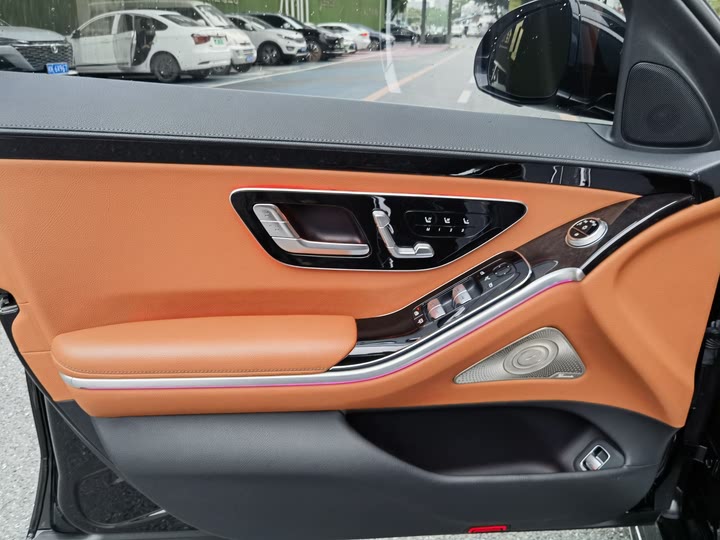 Фото 10 - Mercedes-Benz S-Class