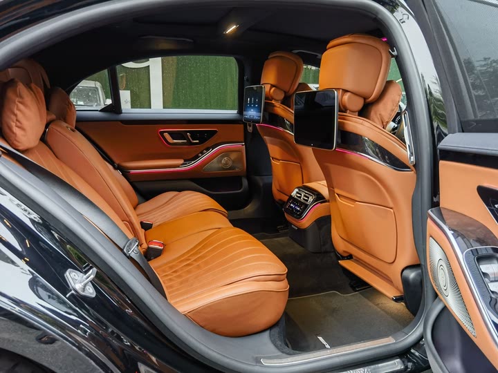 Фото 14 - Mercedes-Benz S-Class