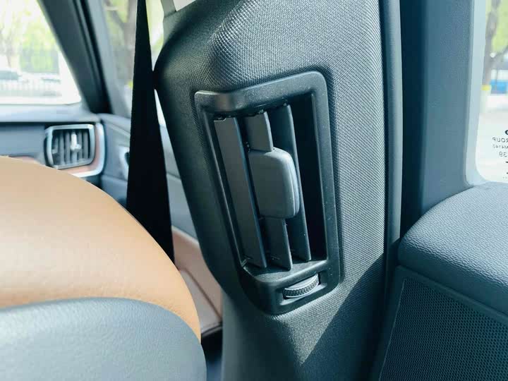 Фото 19 - Volvo XC60 Hybrid