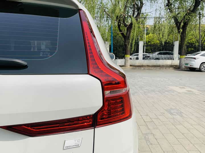 Фото 23 - Volvo XC60 Hybrid