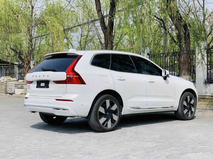 Фото 27 - Volvo XC60 Hybrid