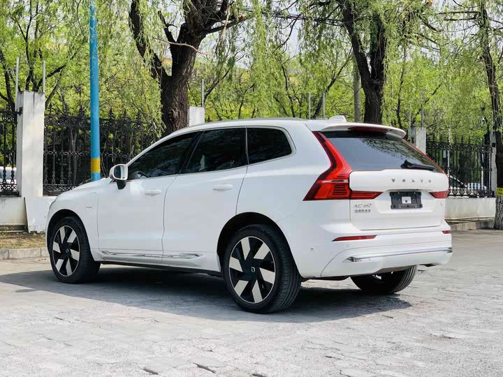 Фото 29 - Volvo XC60 Hybrid