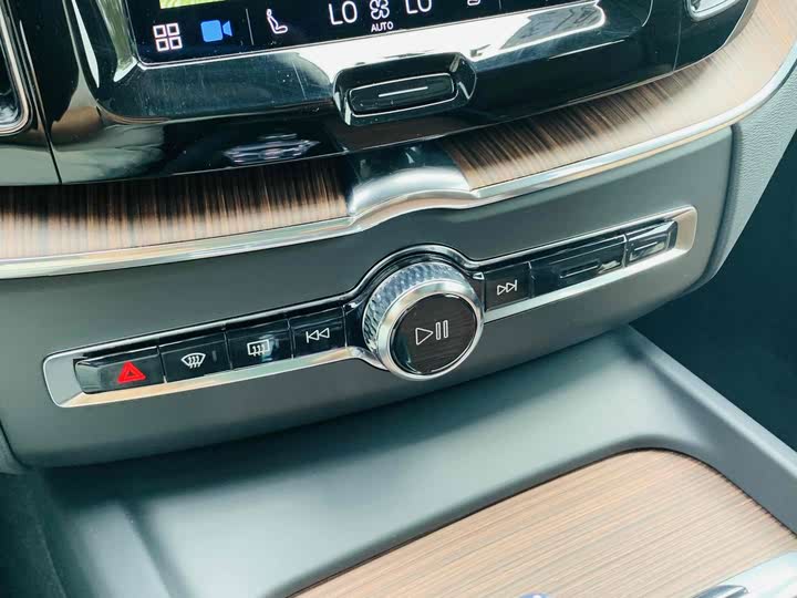 Фото 5 - Volvo XC60 Hybrid