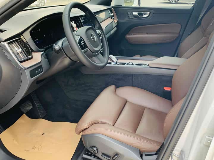 Фото 7 - Volvo XC60 Hybrid