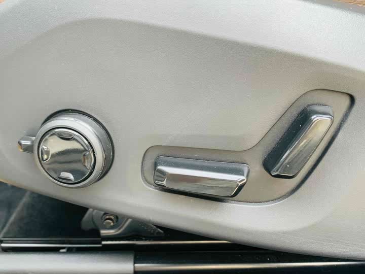 Фото 9 - Volvo XC60 Hybrid