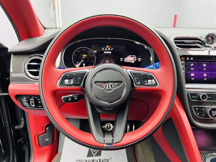 Фото 11 - Bentley Bentayga
