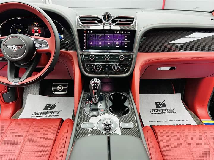 Фото 13 - Bentley Bentayga