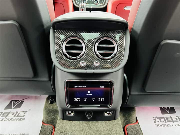 Фото 19 - Bentley Bentayga