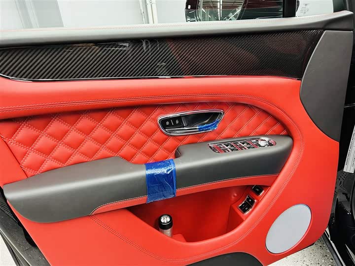 Фото 9 - Bentley Bentayga