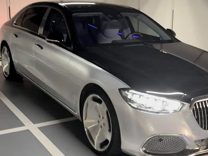 Фото 2 - Mercedes-Benz Maybach S-Class
