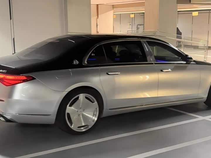 Фото 4 - Mercedes-Benz Maybach S-Class