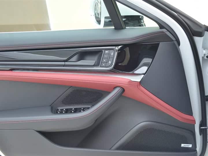 Фото 14 - Porsche Panamera