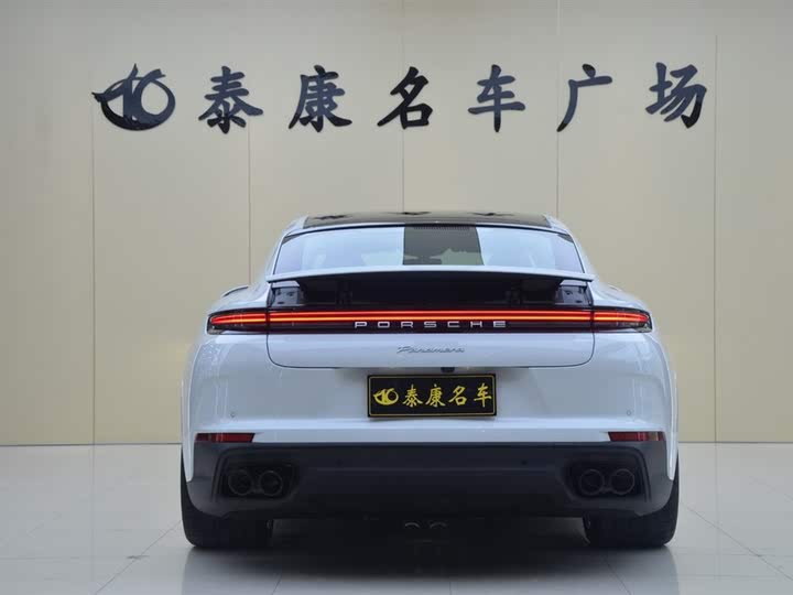 Фото 3 - Porsche Panamera