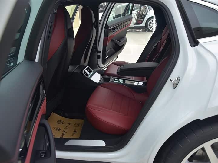 Фото 5 - Porsche Panamera