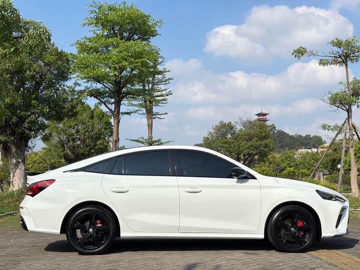 Фото 11 - MG Motor 5 Scorpio