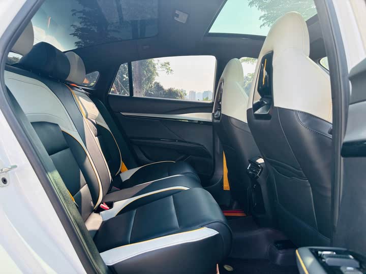 Фото 15 - MG Motor 5 Scorpio