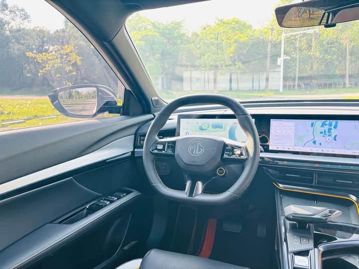 Фото 17 - MG Motor 5 Scorpio