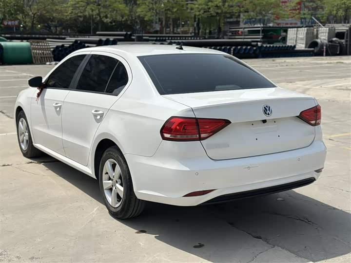 Фото 14 - Volkswagen Lavida