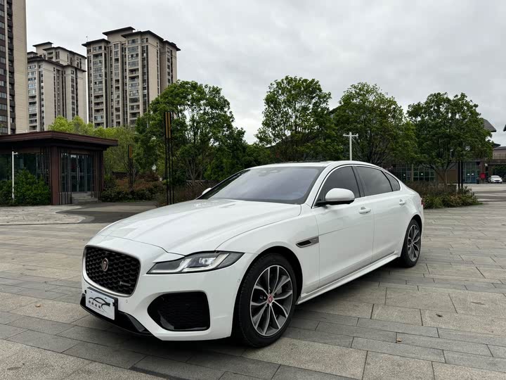Фото 2 - Jaguar XF L