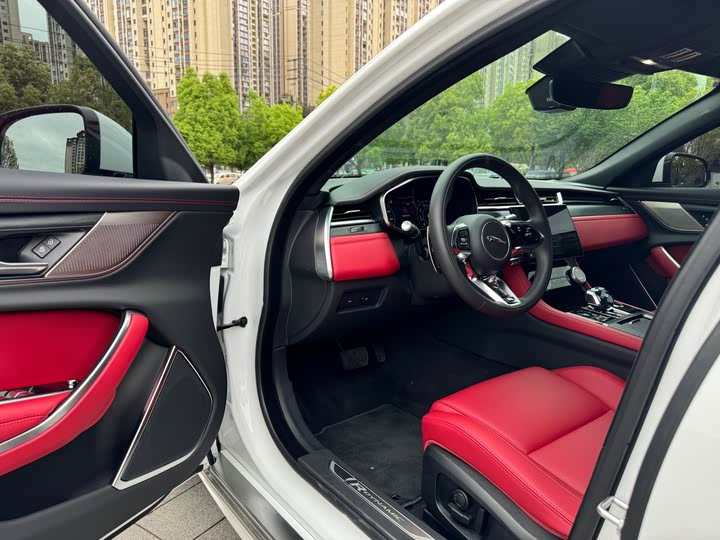 Фото 4 - Jaguar XF L