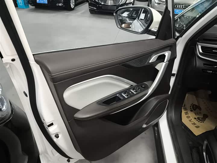 Фото 28 - Geely Jiaji