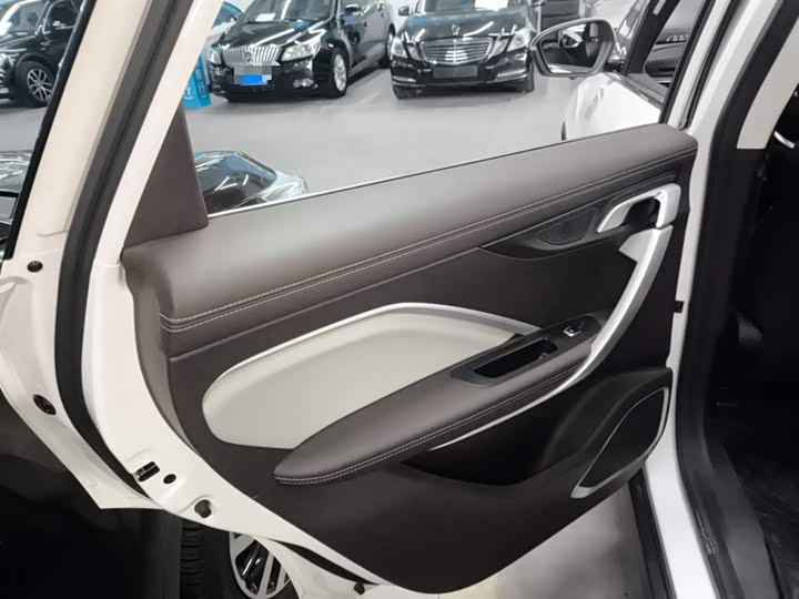 Фото 29 - Geely Jiaji