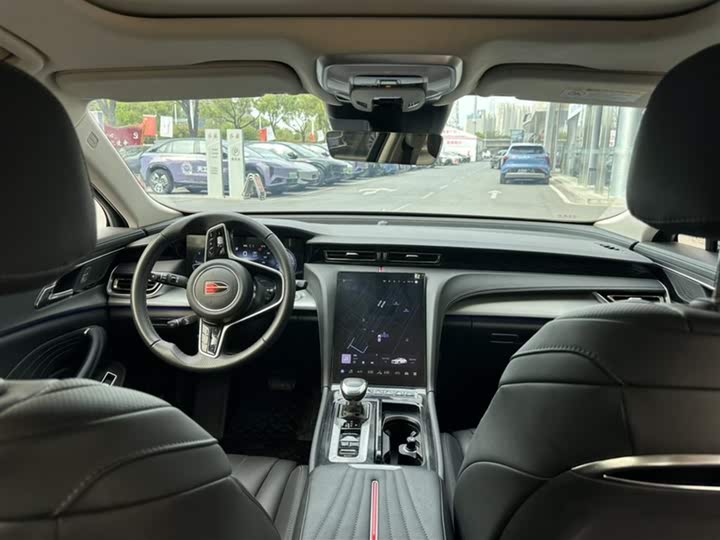 Фото 16 - Hongqi H5