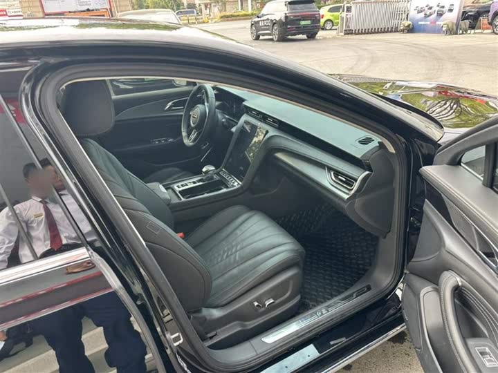 Фото 22 - Hongqi H5