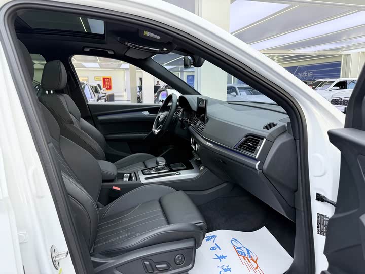 Фото 6 - Audi Q5L Sportback