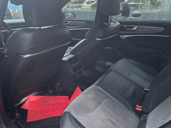 Фото 6 - Audi A6L