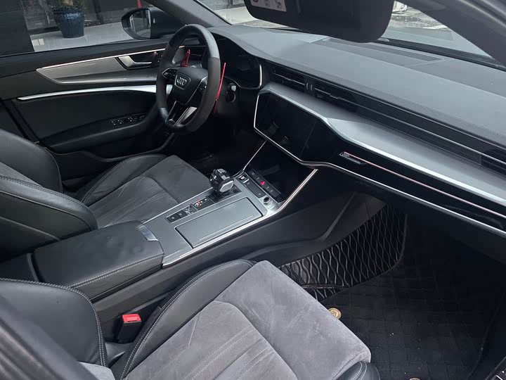 Фото 8 - Audi A6L