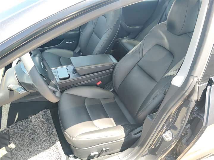 Фото 15 - Tesla Model 3