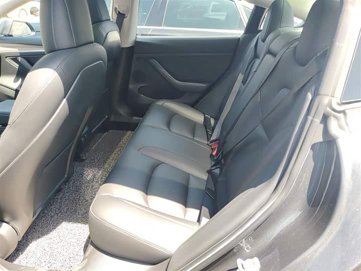 Фото 17 - Tesla Model 3