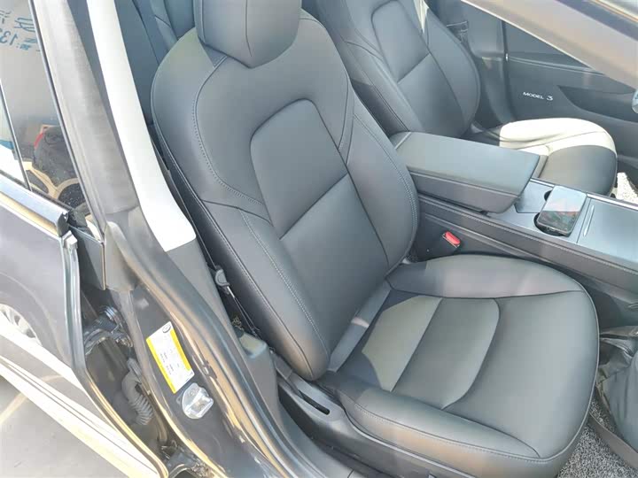 Фото 25 - Tesla Model 3