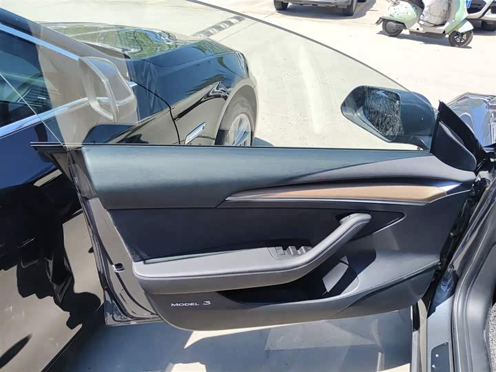 Фото 28 - Tesla Model 3