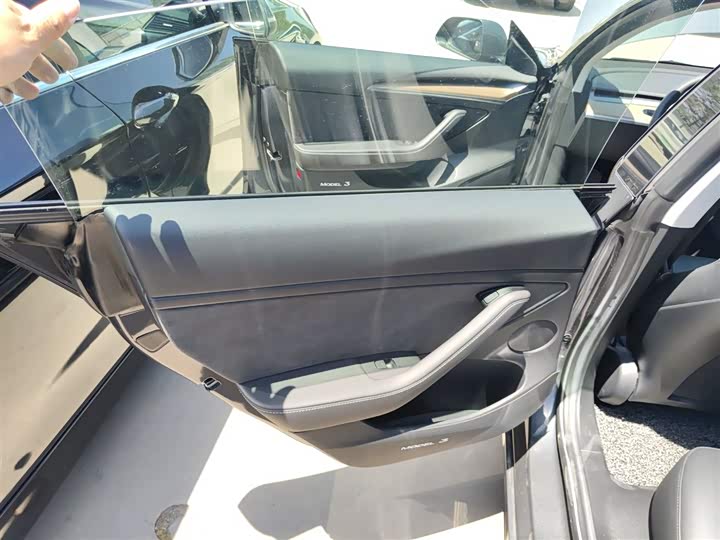 Фото 29 - Tesla Model 3