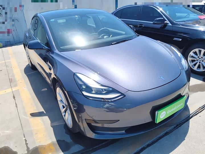 Фото 4 - Tesla Model 3