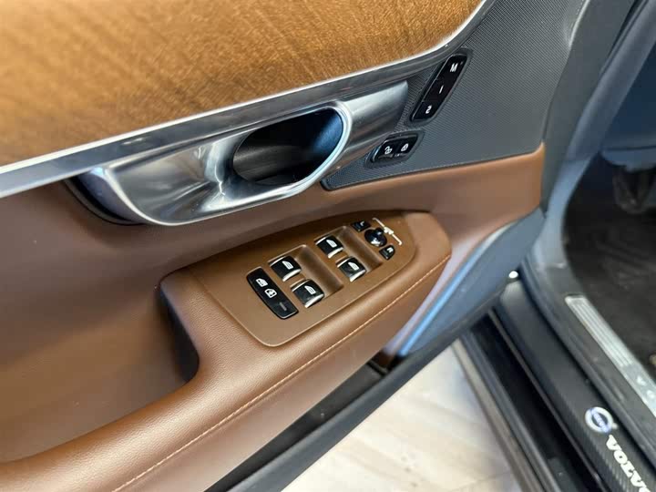 Фото 22 - Volvo S90