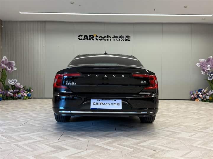 Фото 6 - Volvo S90