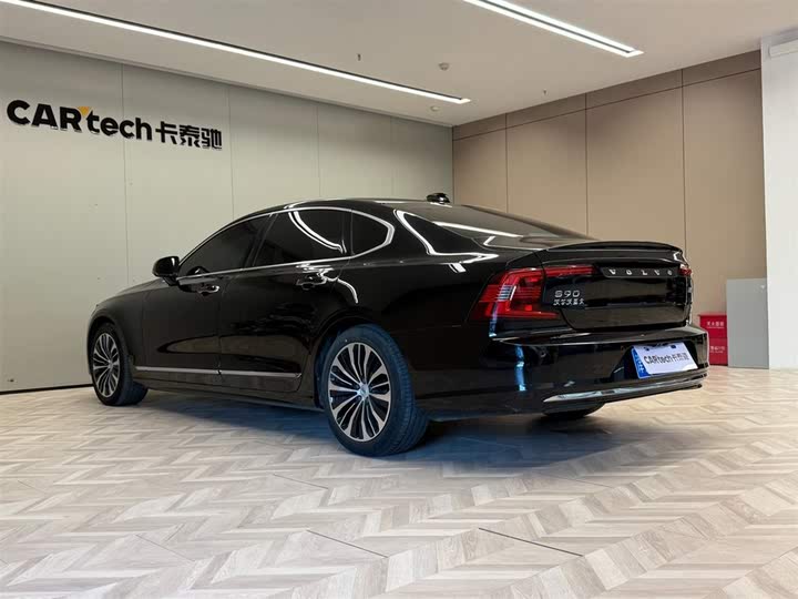 Фото 7 - Volvo S90