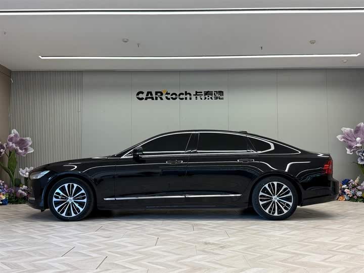 Фото 8 - Volvo S90