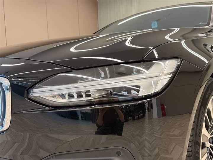 Фото 9 - Volvo S90