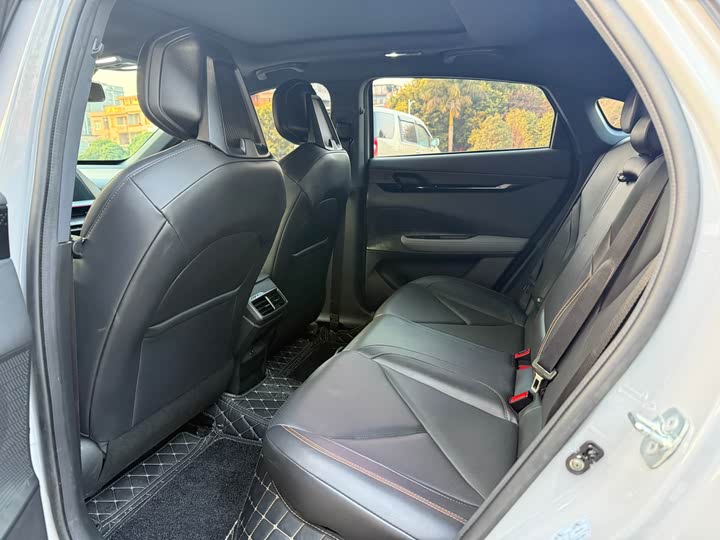 Фото 5 - Changan UNI-V