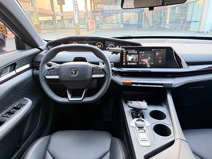 Фото 7 - Changan UNI-V