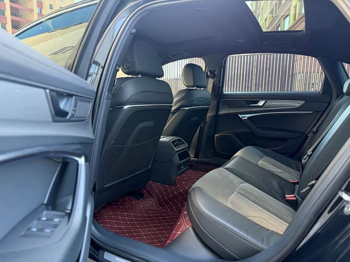 Фото 5 - Audi A6L