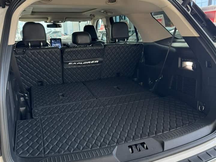 Фото 20 - Ford Explorer